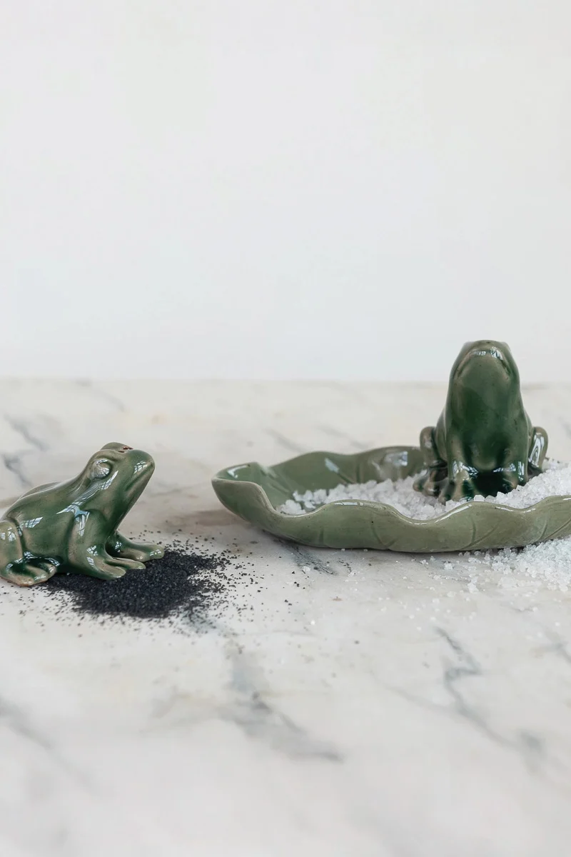 Creative Co-Op Frog Salt & Pepper Shakers with Tray 3pc Set