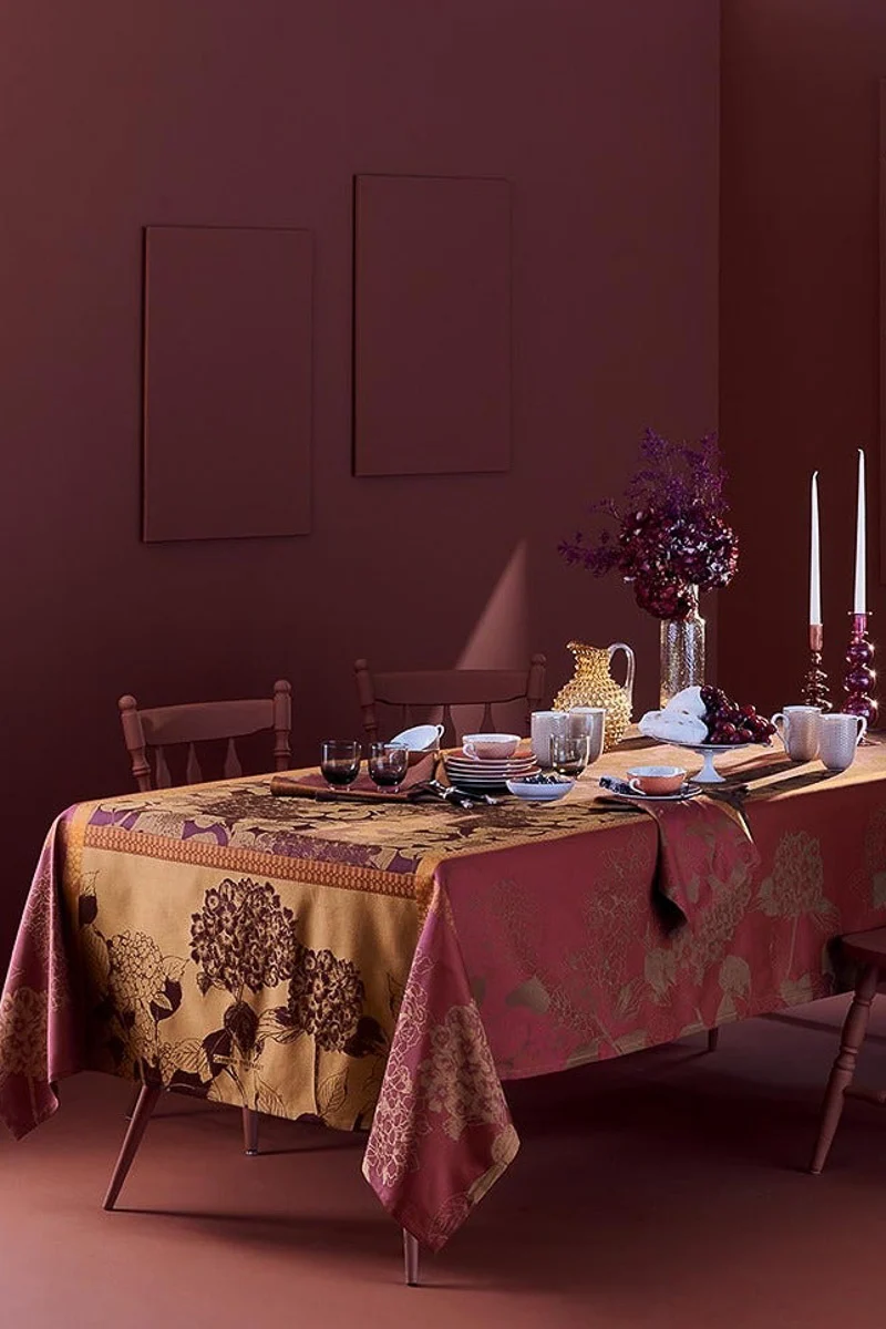 Garnier-Thiebaut Hortensias Tablecloth Rouille