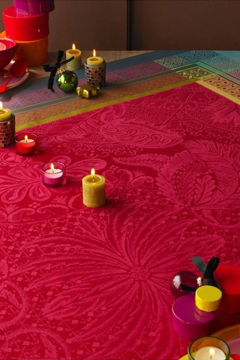 Garnier-Thiebaut Isaphire Tablecloth Rubis - Image 3