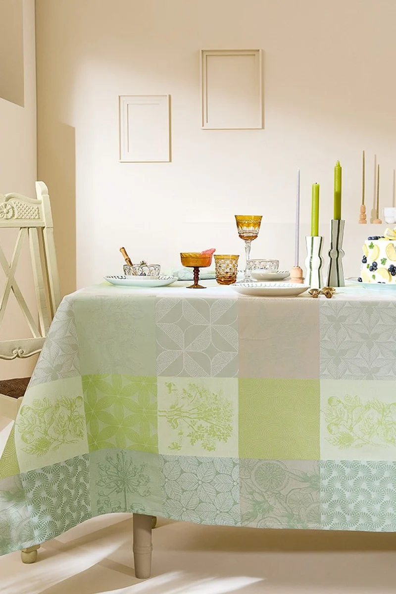 Garnier-Thiebaut Mille Parfums Tablecloth Verde - Image 2