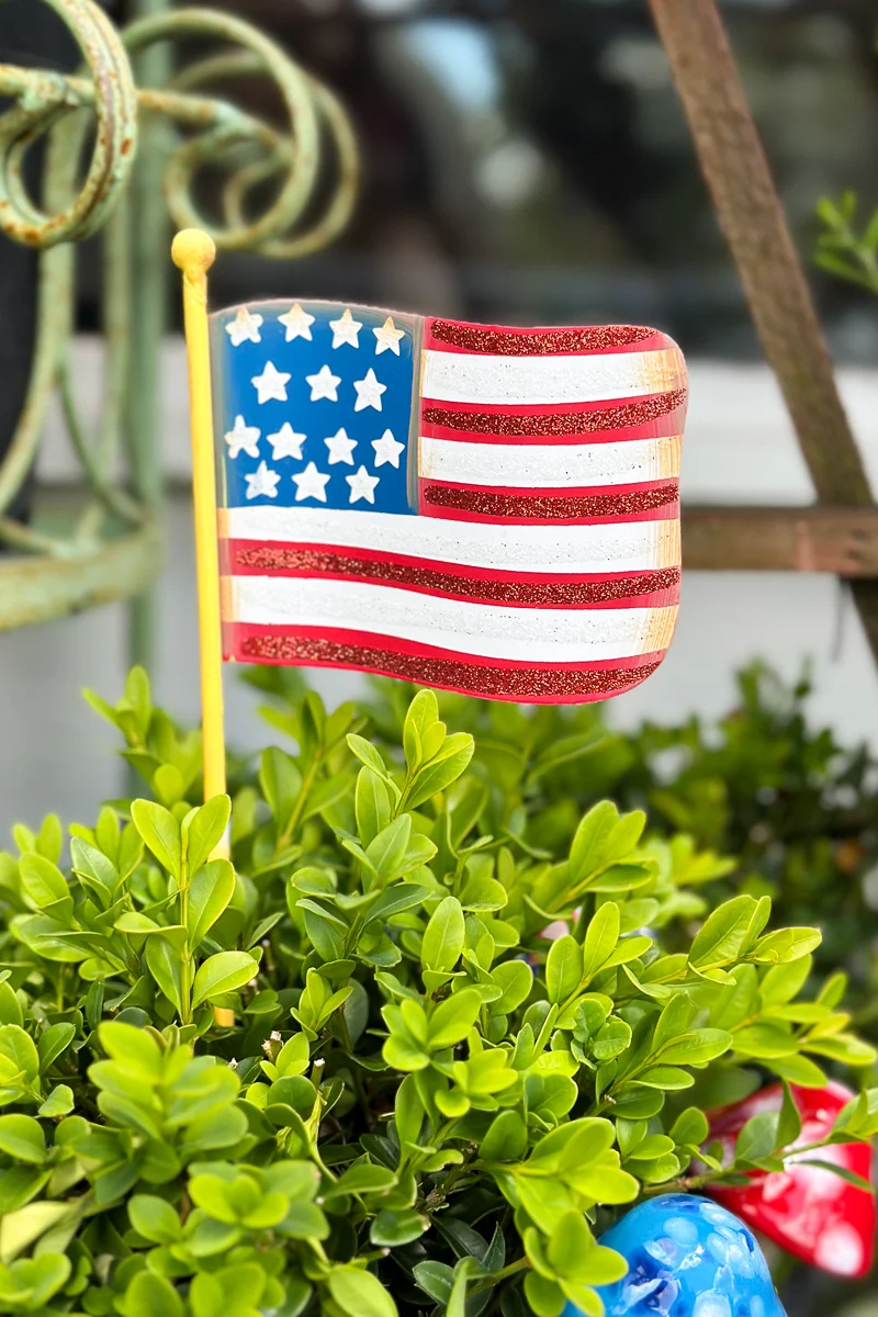 Round Top Mini American Flag 12"