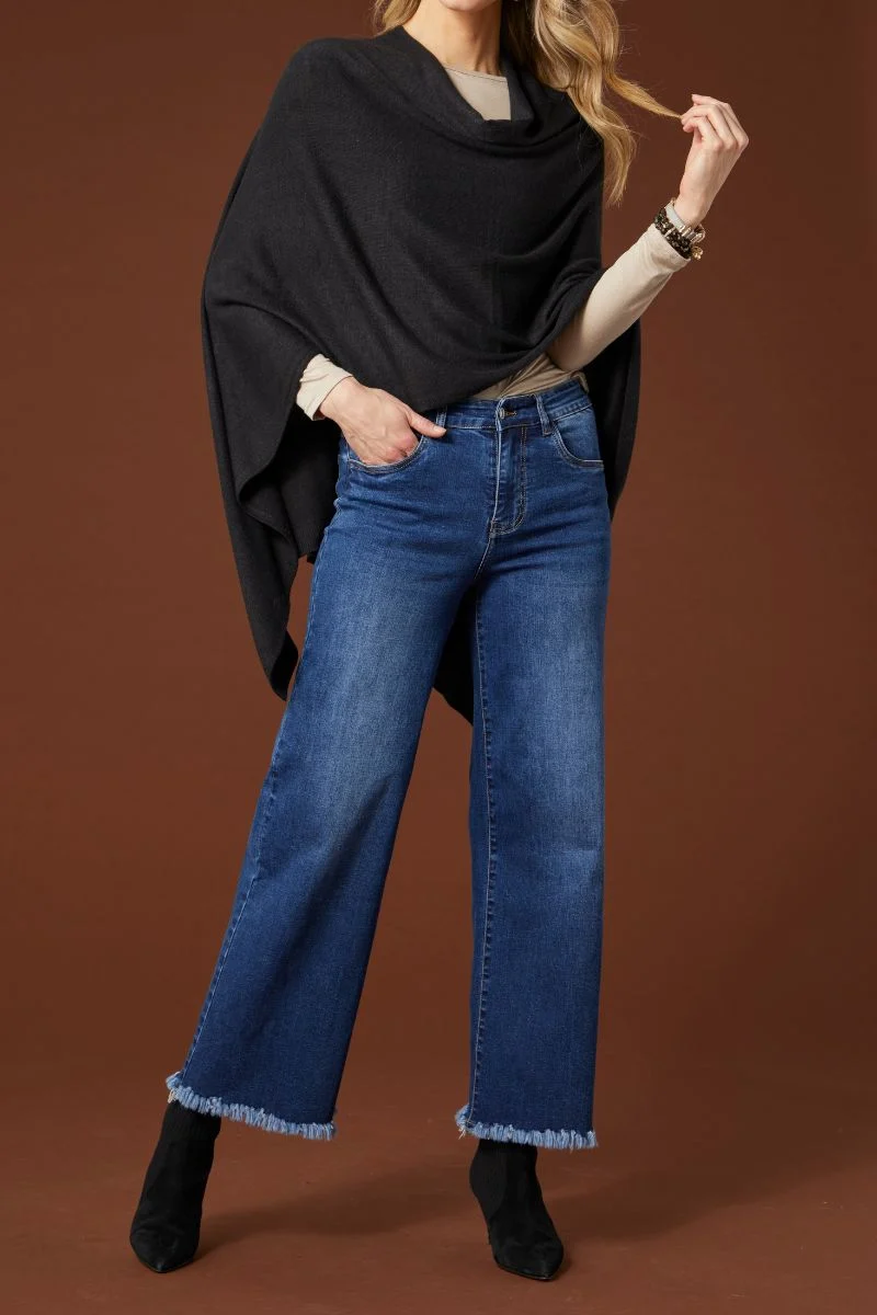 Lightweight Poncho Black - Image 2