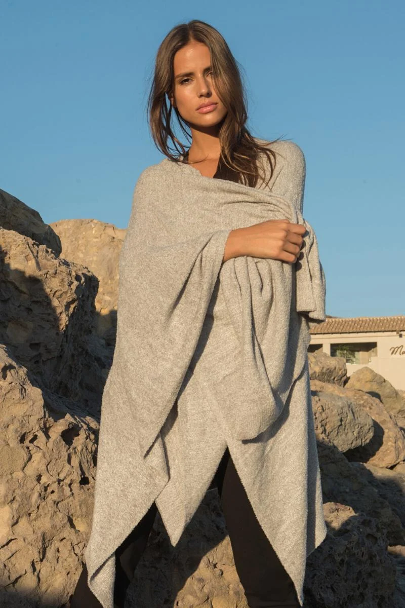 Barefoot Dreams CozyChic Lite Weekend Wrap Black